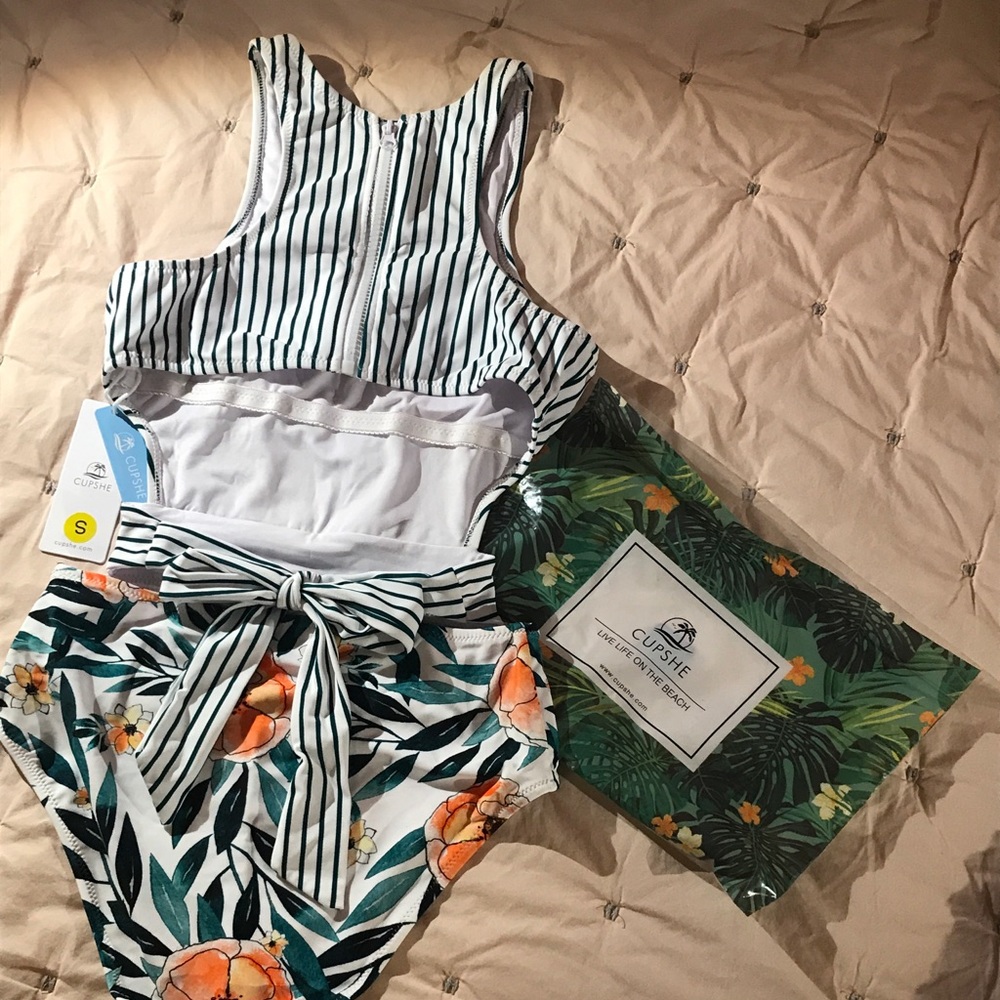 cupshe floral and stripes print bathing suit